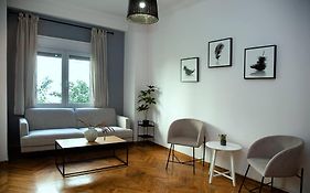 Central Apartment Near Hilton